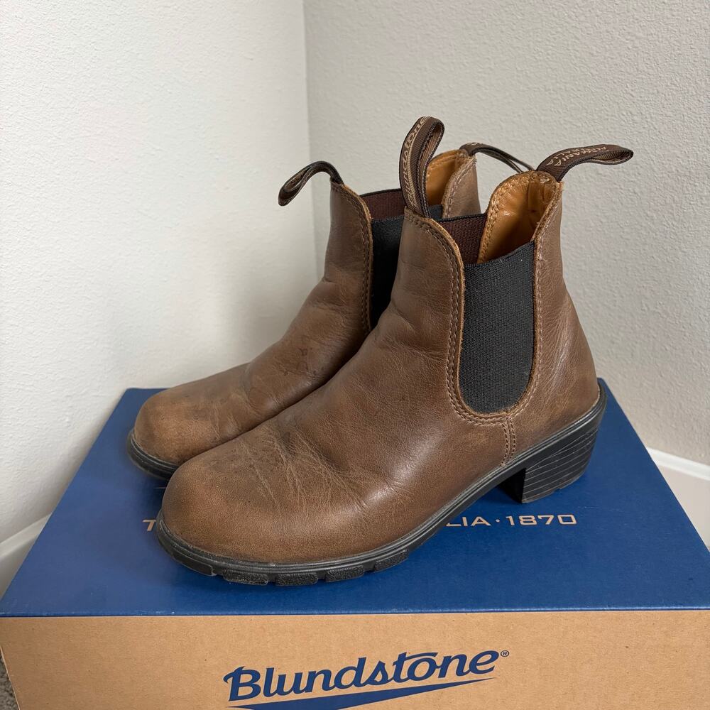 Blundstone Brown Leather Heeled Boots (US 6.5) 1673